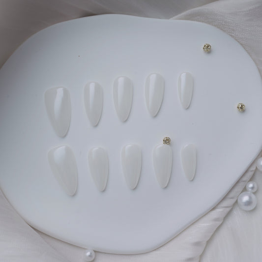 Pearl Glow Press On Nails